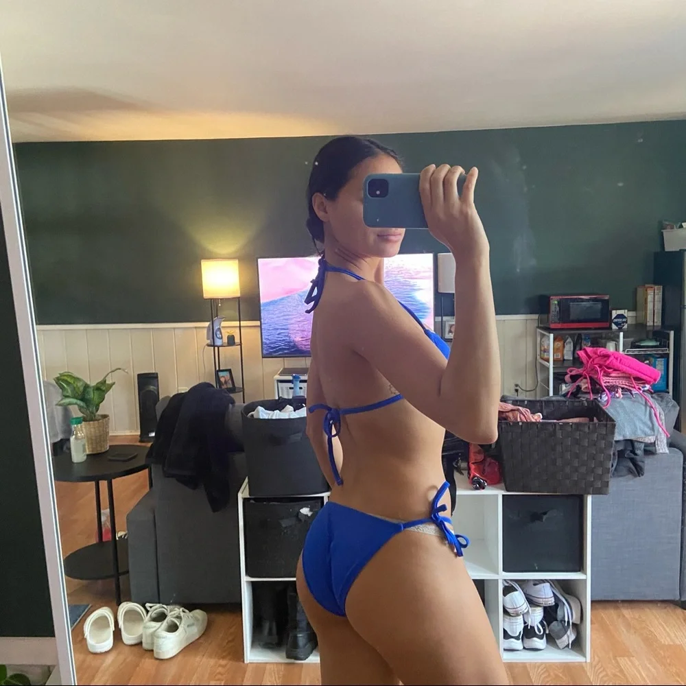 Blue bikini - Picture 4 of 8